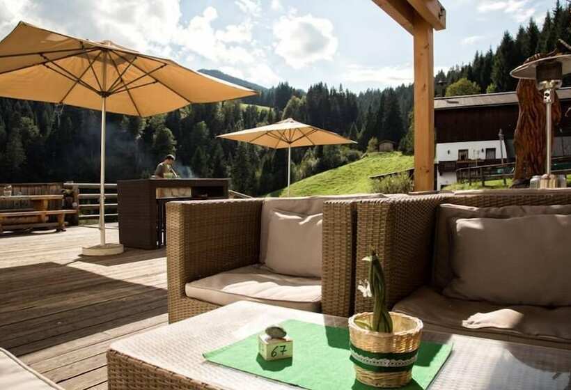 پانسیون Berghotel Pointenhof