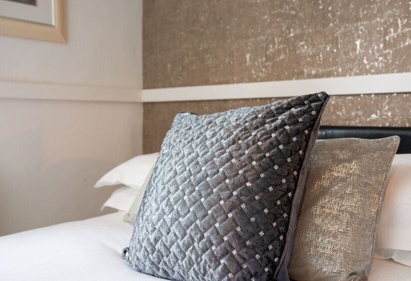 تختخواب و صبحانه The Cheney Arms