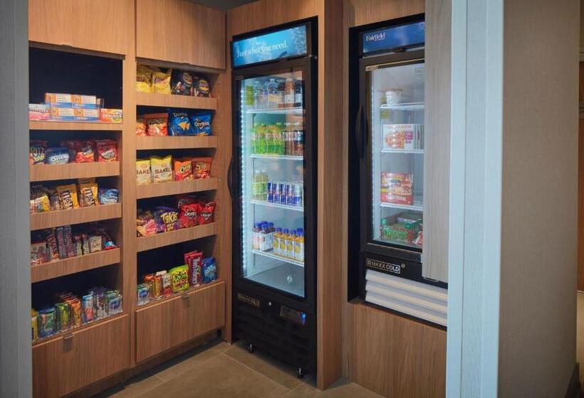 Отель Fairfield Inn & Suites By Marriott Stony Creek