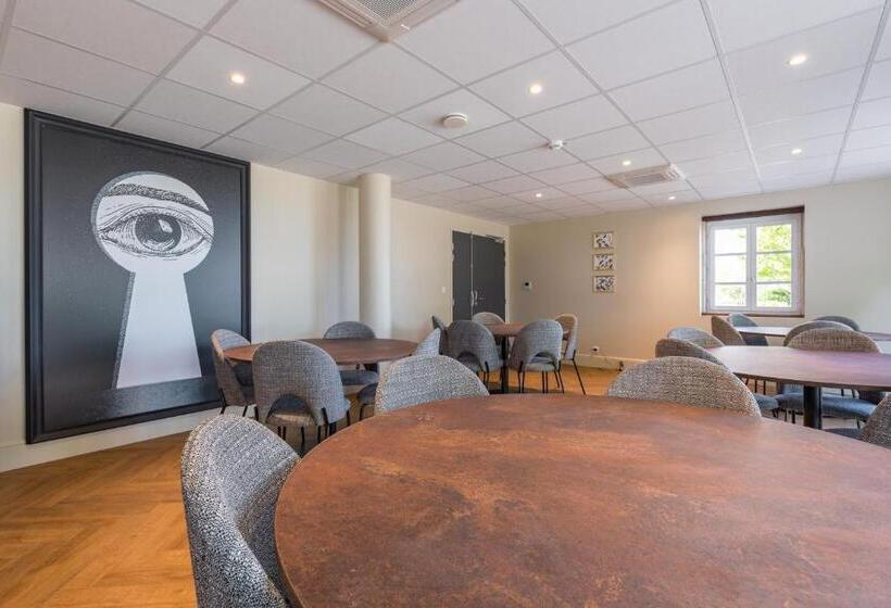 هتل Ibis Styles Dijon Sud Domaine De Beauregard 21600 Longvic