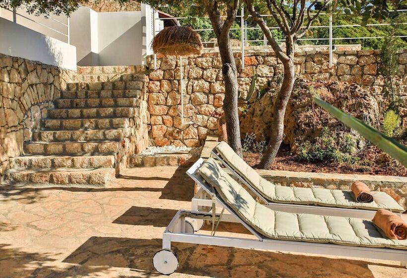 هتل Kale Suites
