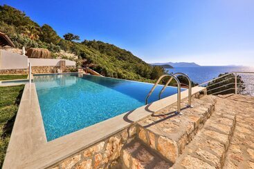 هتل Kale Suites