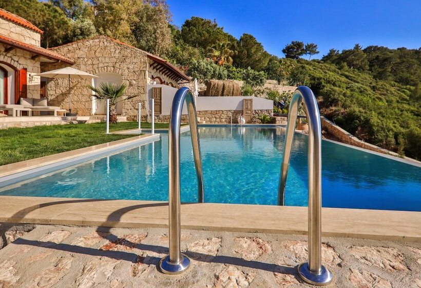 هتل Kale Suites