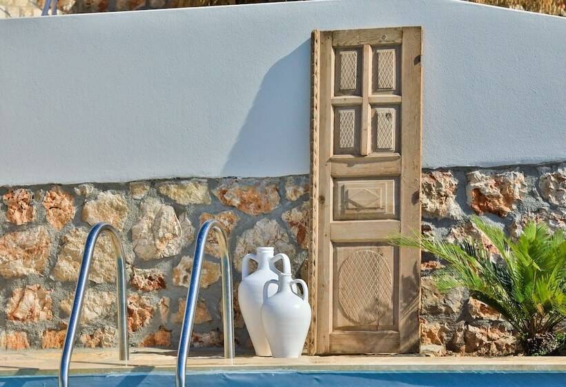 هتل Kale Suites