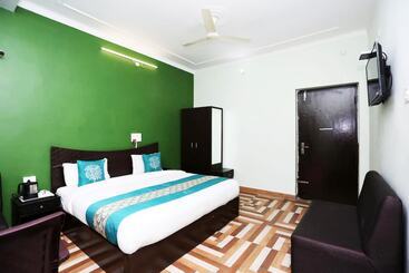 هتل Goroomgo Sweet Sunset Resort Nainital