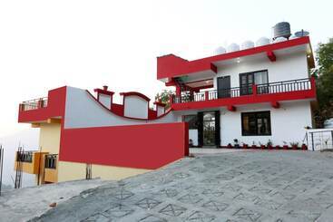 هتل Goroomgo Sweet Sunset Resort Nainital