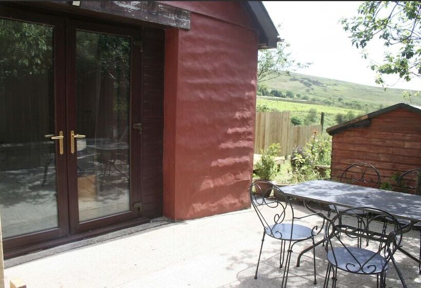 The Nook   Farm Park Stay With Hot Tub, Bbq & Fire Pit