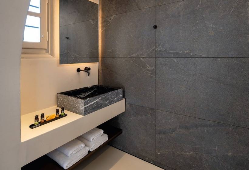 هتل Azanti Suites