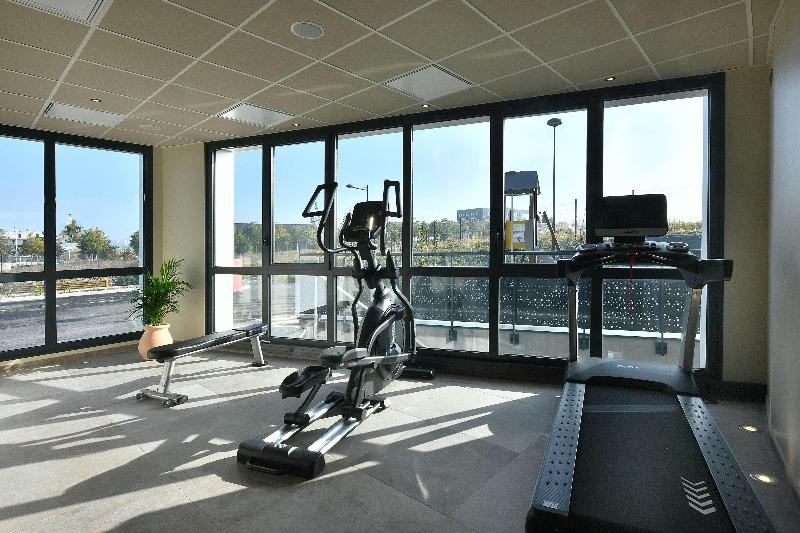 בית מלון כפרי Golden Tulip Reims