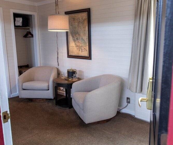 هتل Napa Valley Railway Inn