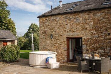 اقامتگاه Beautiful Secluded 2 Bed Barn With Woodfire Hottub