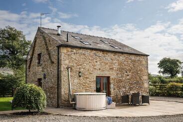 اقامتگاه Beautiful Secluded 2 Bed Barn With Woodfire Hottub
