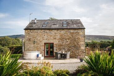 اقامتگاه Beautiful Secluded 2 Bed Barn With Woodfire Hottub
