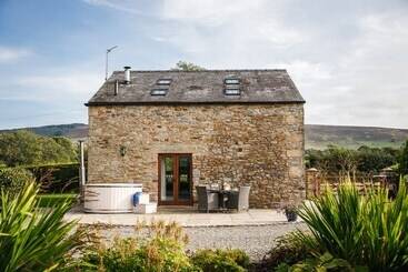 اقامتگاه Beautiful Secluded 2 Bed Barn With Woodfire Hottub