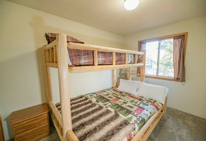 Bearfoot Hideaway