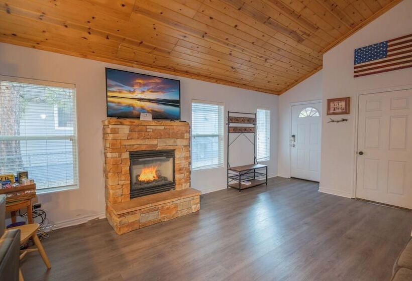 Brown Bear Lodge