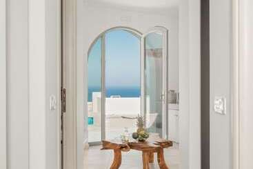 هتل Oyster Luxury Suites