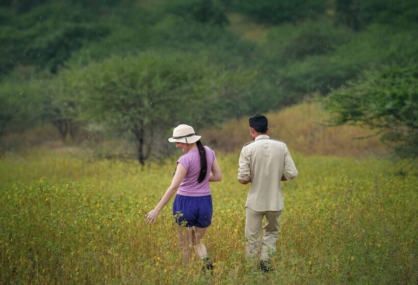 هتل The Postcard Gir Wildlife Sanctuary