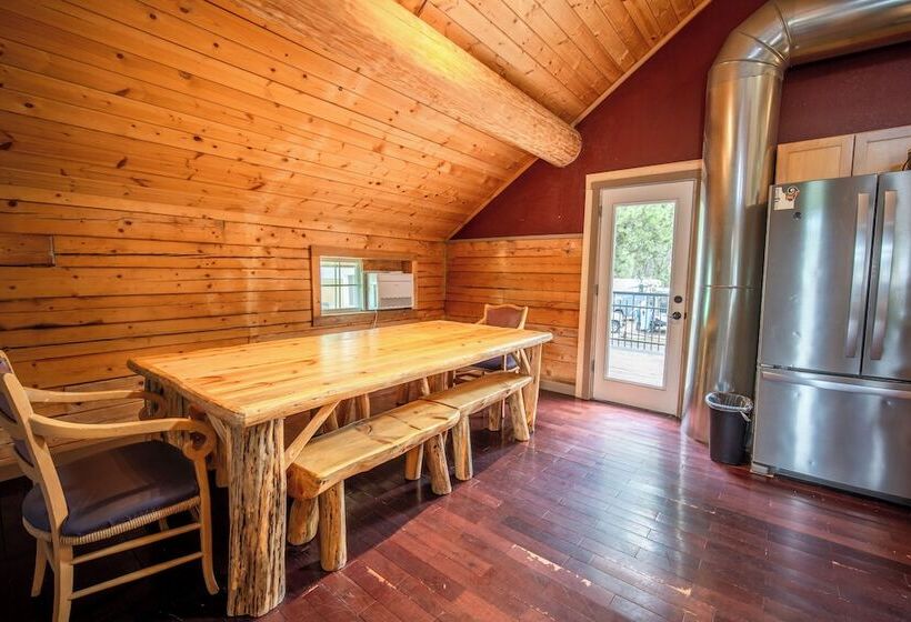 فندق Alpine Lodge