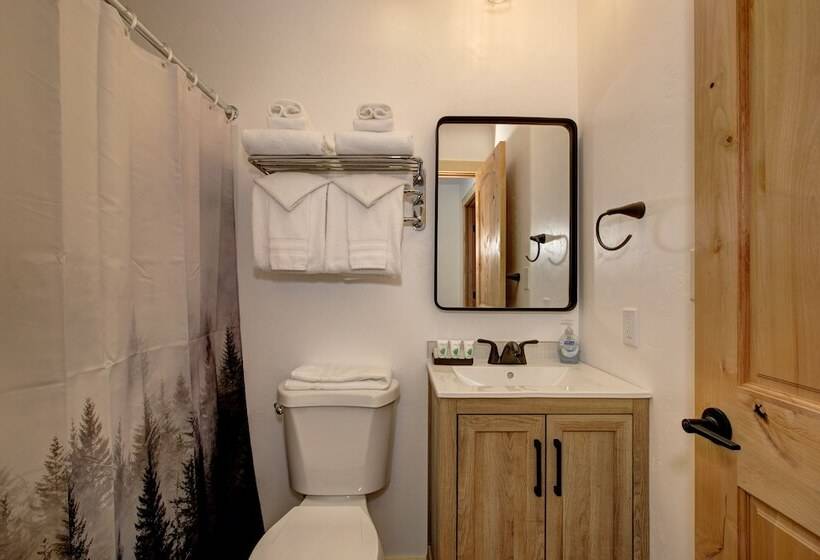 فندق Alpine Lodge