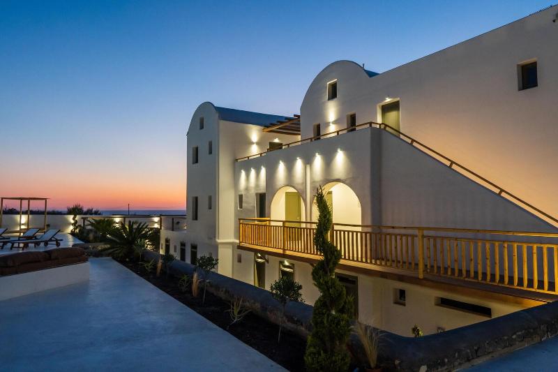 هتل Amethyst Luxury Suites Oia