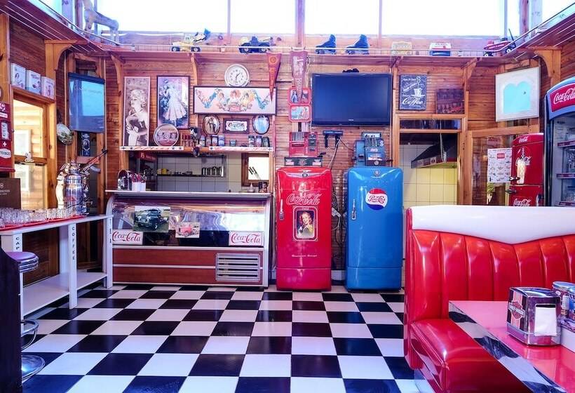 هتل Fifties Corner