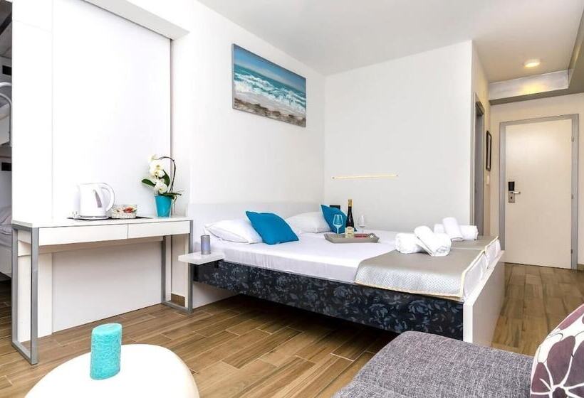 پانسیون Room In B&b All Saints Suites B&b Kastela