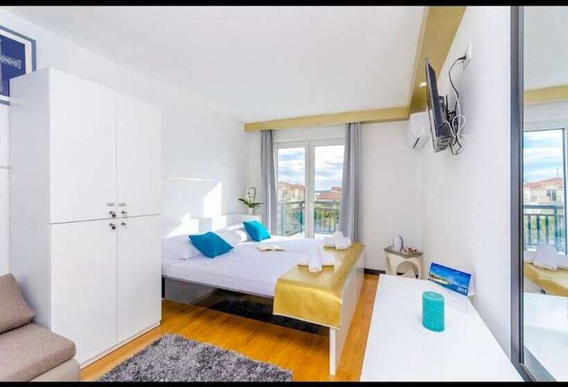 پانسیون Room In Guest Room   All Saints Suites B&b Kastela   Double Room
