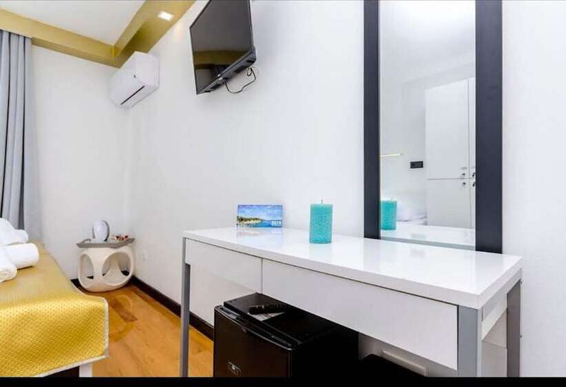 پانسیون Room In Guest Room   All Saints Suites B&b Kastela   Double Room