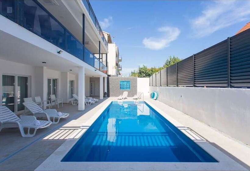 پانسیون Room In Guest Room   All Saints Suites B&b Kastela   Double Room