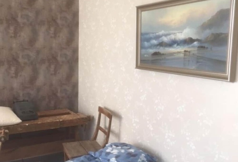 ベッドアンドブレックファースト Ravintola Kansakoulu Ja Majatalo