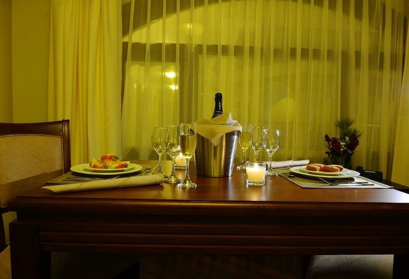 مسافرخانه Spa Casa Real