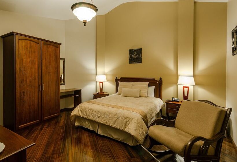 مسافرخانه Spa Casa Real