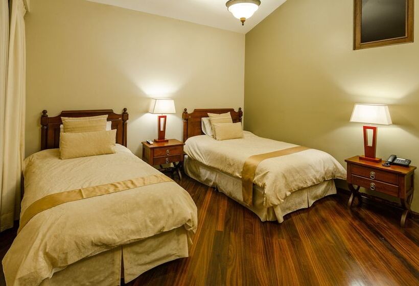 مسافرخانه Spa Casa Real