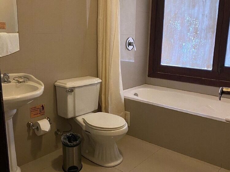 مسافرخانه Spa Casa Real