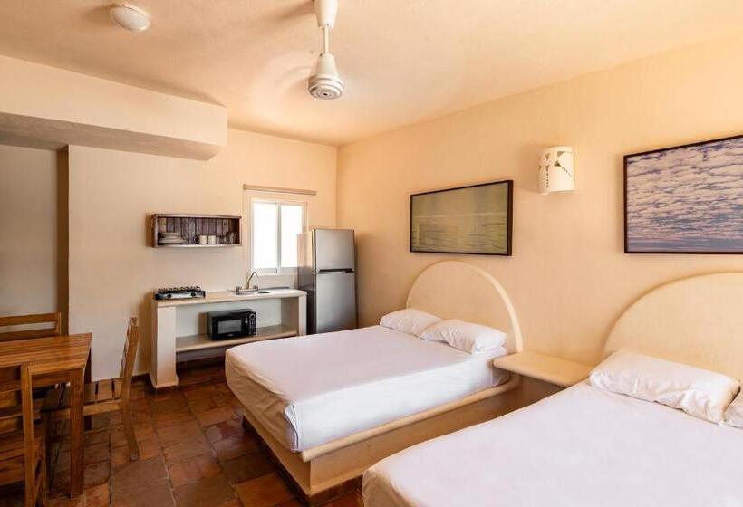 هتل Bungalows Las Arenas