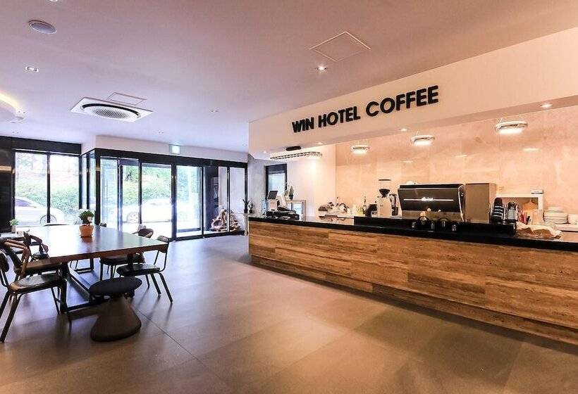 فندق على الطريق Andong Win