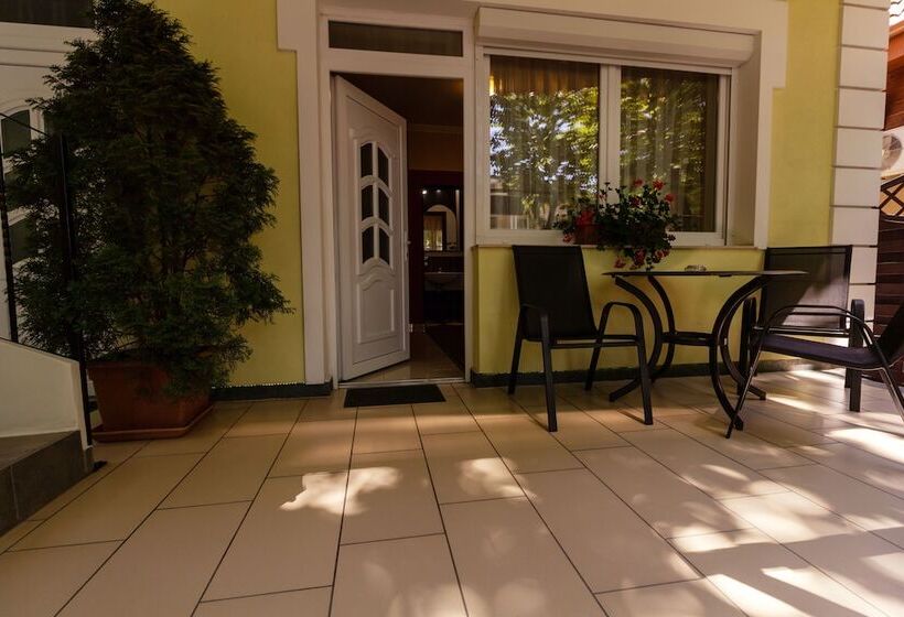بنسيون Bella Villa Siofok