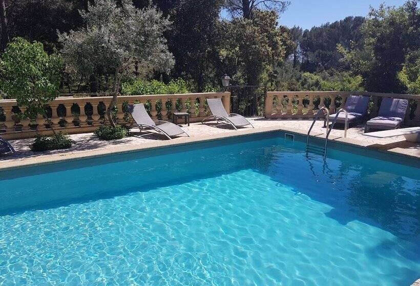 استراحتگاه Le Domaine D Alezen