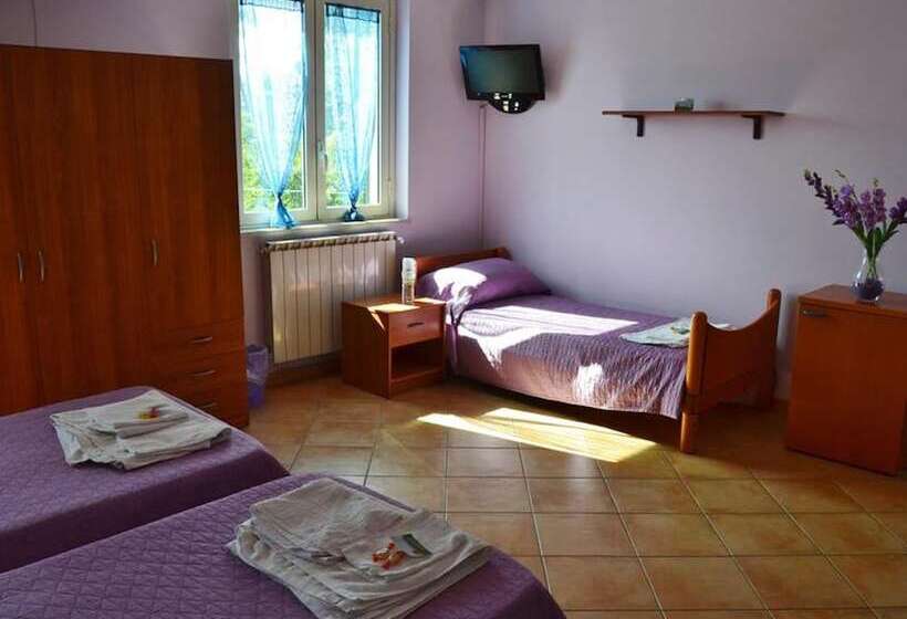 تختخواب و صبحانه Yellow Room   B B S Elia