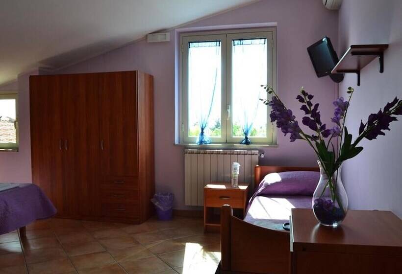 تختخواب و صبحانه Yellow Room   B B S Elia