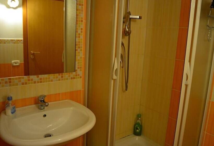 تختخواب و صبحانه Yellow Room   B B S Elia