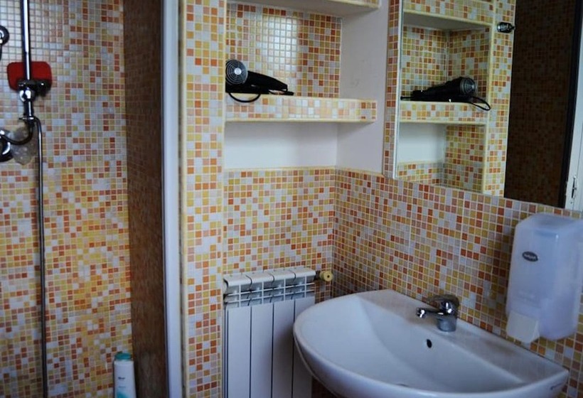 تختخواب و صبحانه Yellow Room   B B S Elia