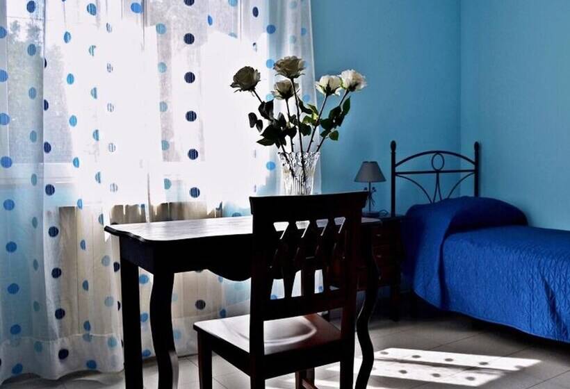 تختخواب و صبحانه Yellow Room   B B S Elia