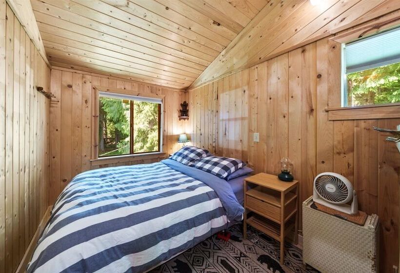 Cowlitz River Cabin
