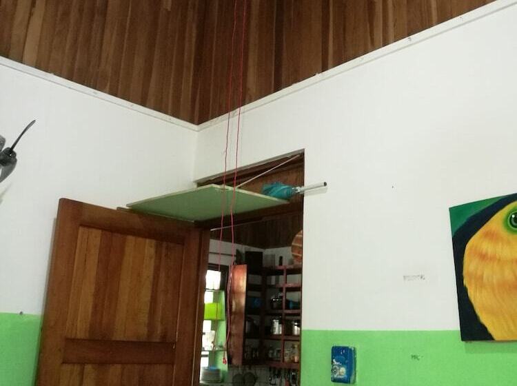 پانسیون Manuel Antonio Comfort Casa Macaow