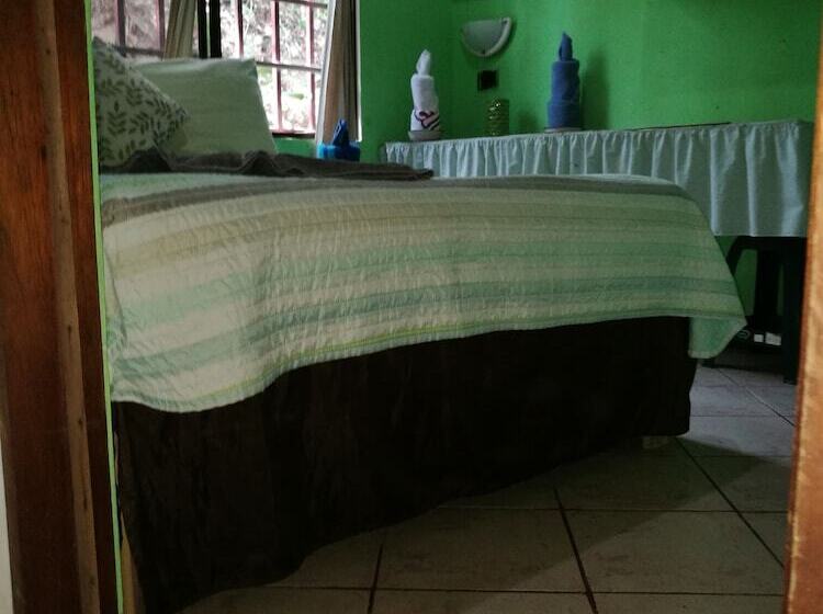 پانسیون Manuel Antonio Comfort Casa Macaow