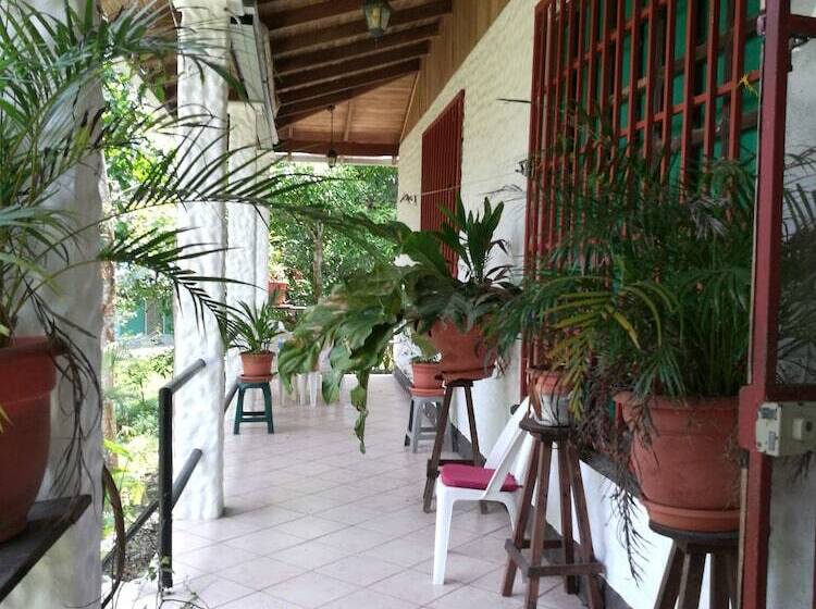 پانسیون Manuel Antonio Comfort Casa Macaow