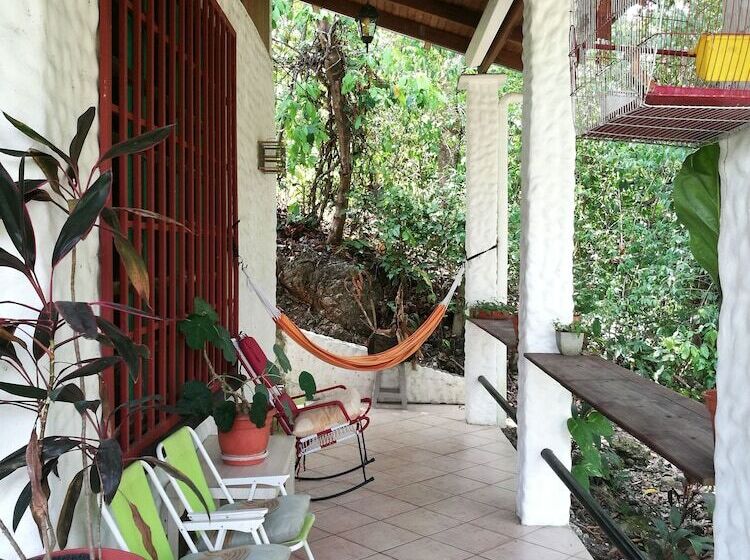 پانسیون Manuel Antonio Comfort Casa Macaow
