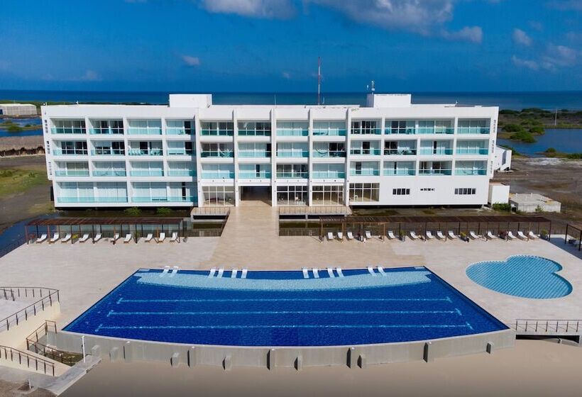 هتل Marina Puerto Velero